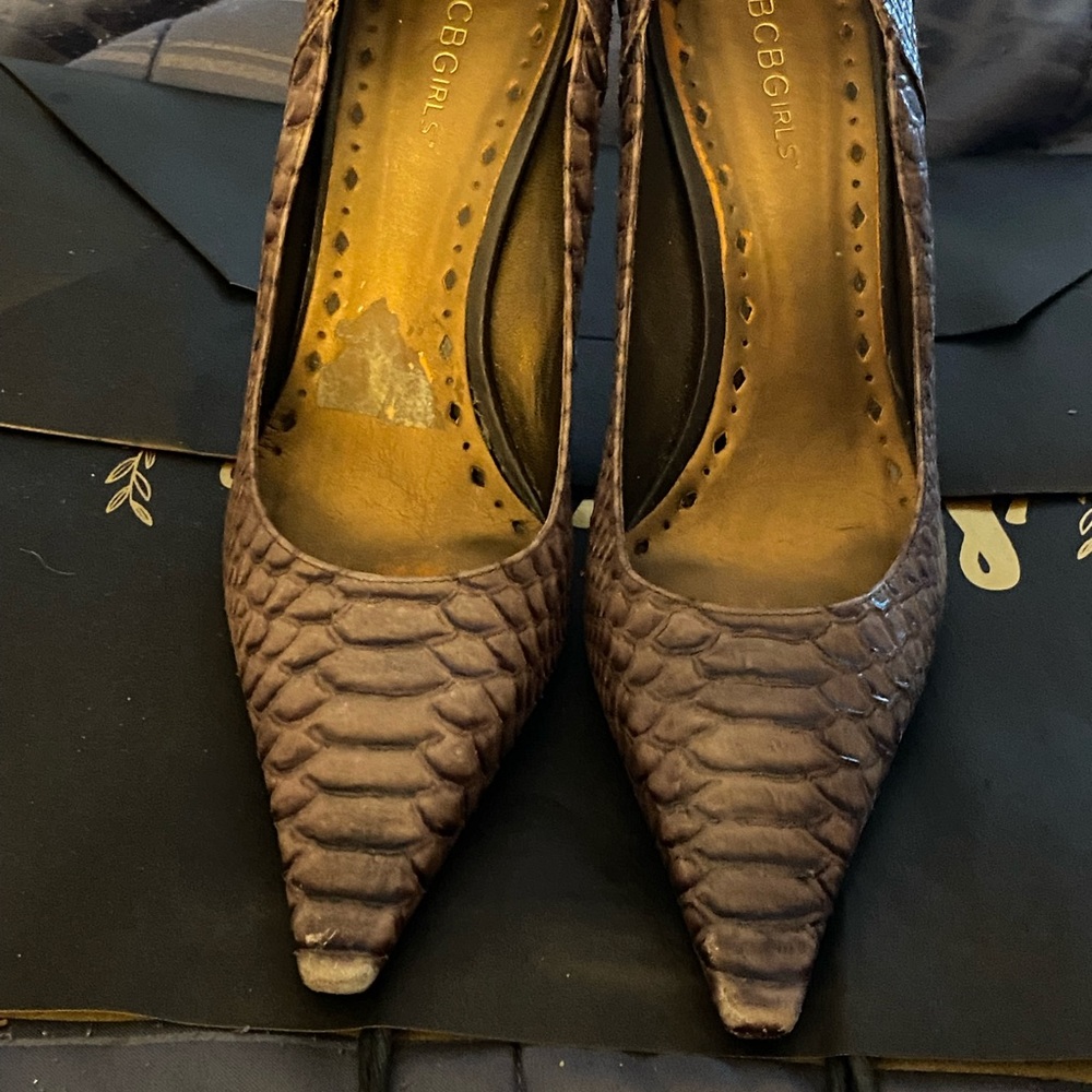 BCBgirls size 10 snake print heels